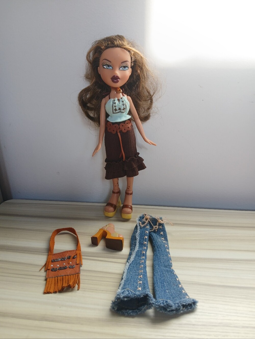 Bratz Strut It! Yasmin Doll with Clothes & Accessories 2003
